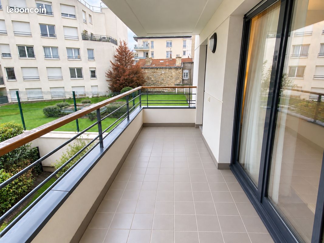 Appartement 2 pièces 44 m² · à Suresnes · 44 m² · 1 352 €/mois
