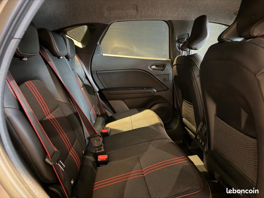 Renault captur rs line mild hybrid 160 edc / bose (image 19)