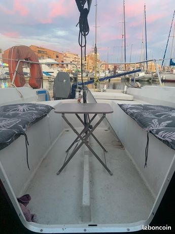Voilier au port