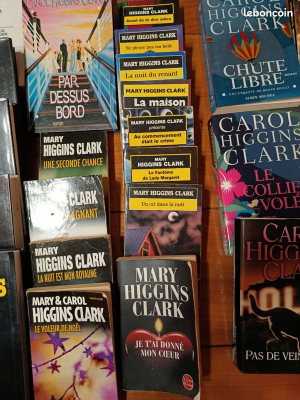 Marie Higgins Clark Lot d'environ 40 Romans et livres de poche et de Carole Higgins Clark (image 3)
