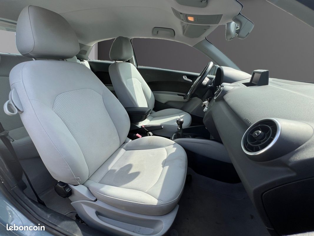 AUDI A1 A1 1.2 TFSI 86 Ambition ENTRETIEN COMPLET GARANTIE 12 MOIS (image 11)
