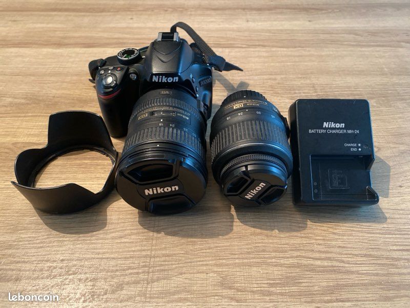 Nikon d3200 + 18-55 + 18-200 comme neuf (image 1)