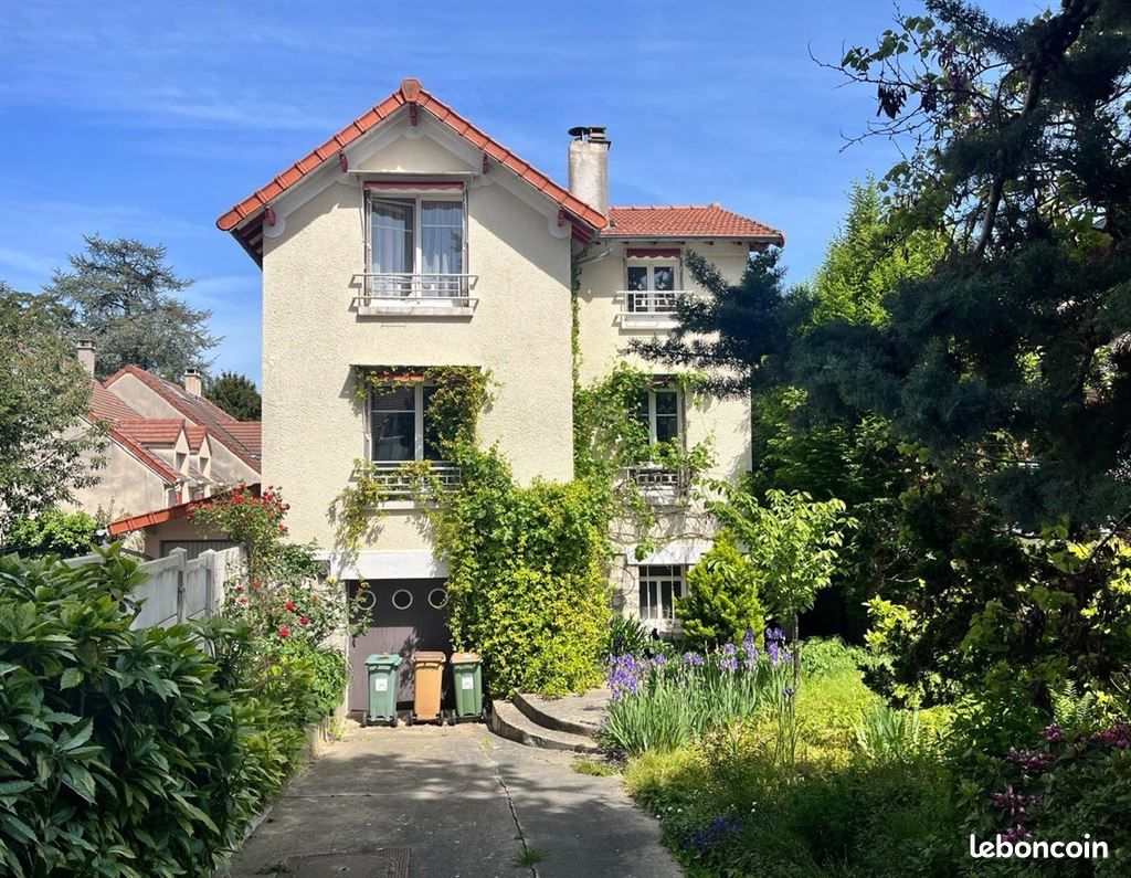 Maison 7 pièces 153 m² · à Châtillon · 153 m² · 890 000 €