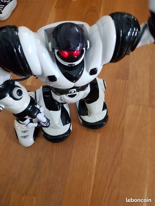 Robot jouet télécommandé (image 2)