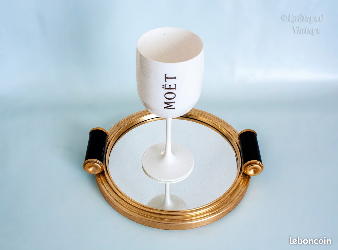 Gobelet en plastique blanc pour champagne Moët & Chandon, conçu par Jean-Marc Gady (image 8)