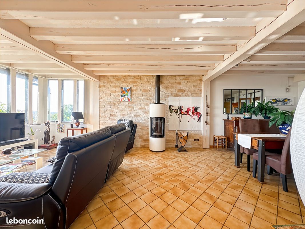 Maison 7 pièces 145 m² · à Follainville-Dennemont · 145 m² · 420 000 €