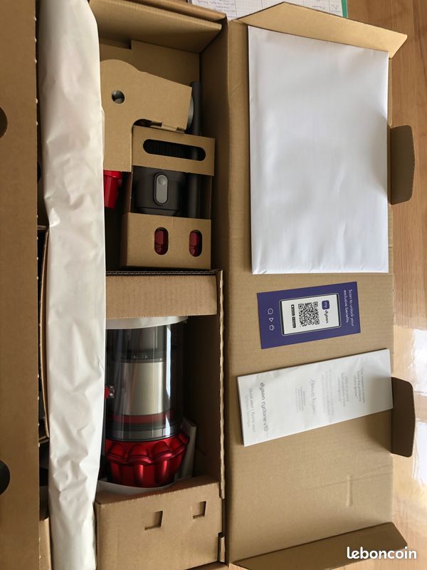 Dyson v10 neuf (image 1)