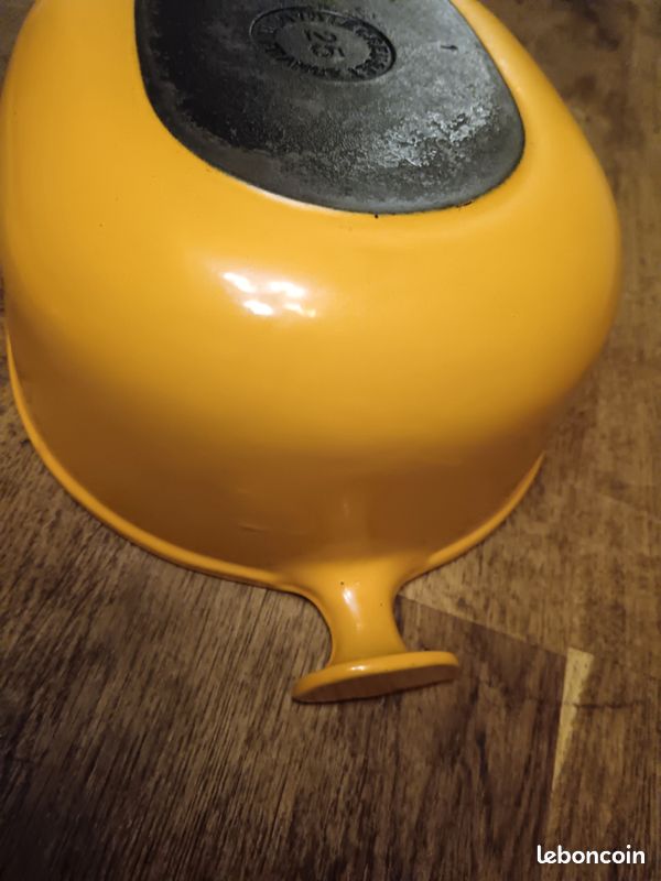 Vintage caquelon/casserole en fonte émaillée Le Creuset - Arts de la table