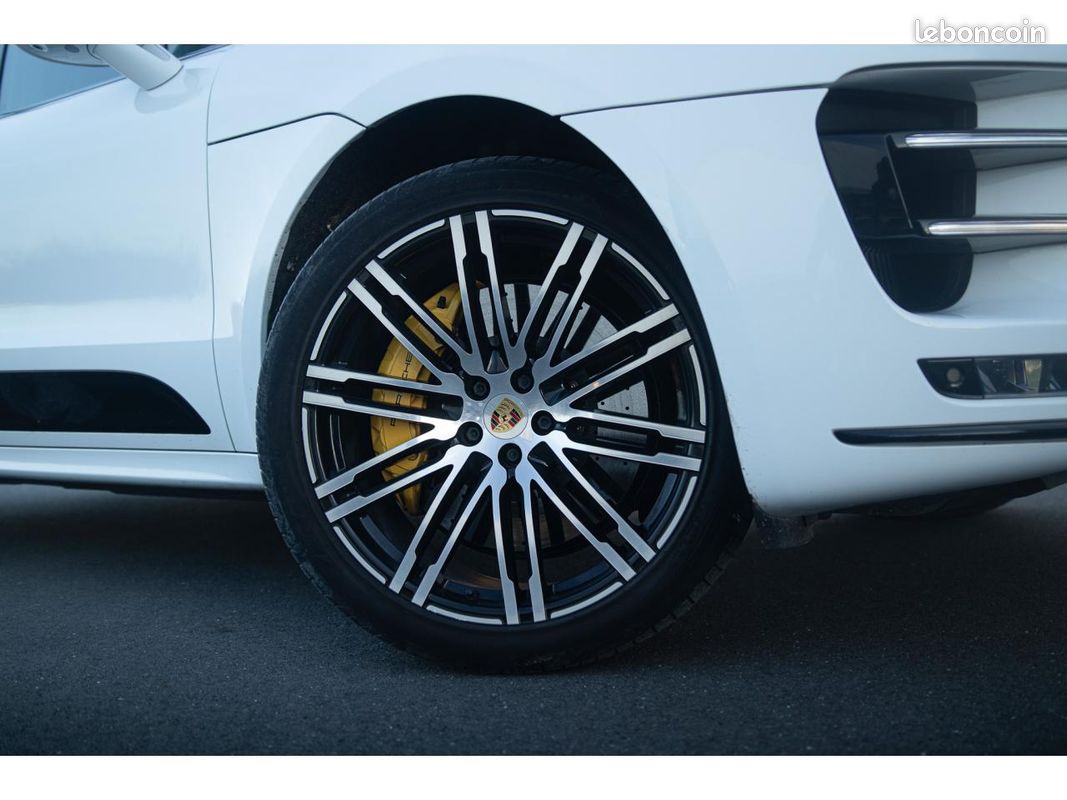 PORSCHE MACAN Turbo Pack Performance 440ch 3.6i V6 - 440 - BV PDK TYPE 95B (image 16)