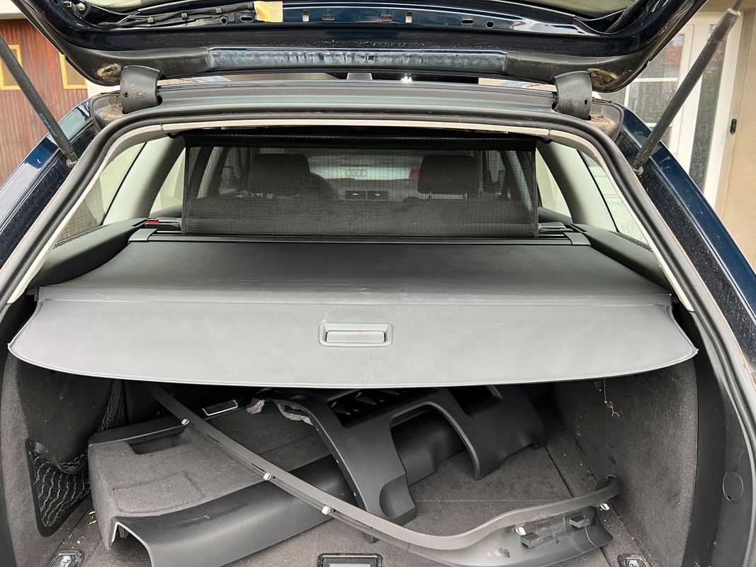 Rideau de coffre Audi A4 - Équipement auto
