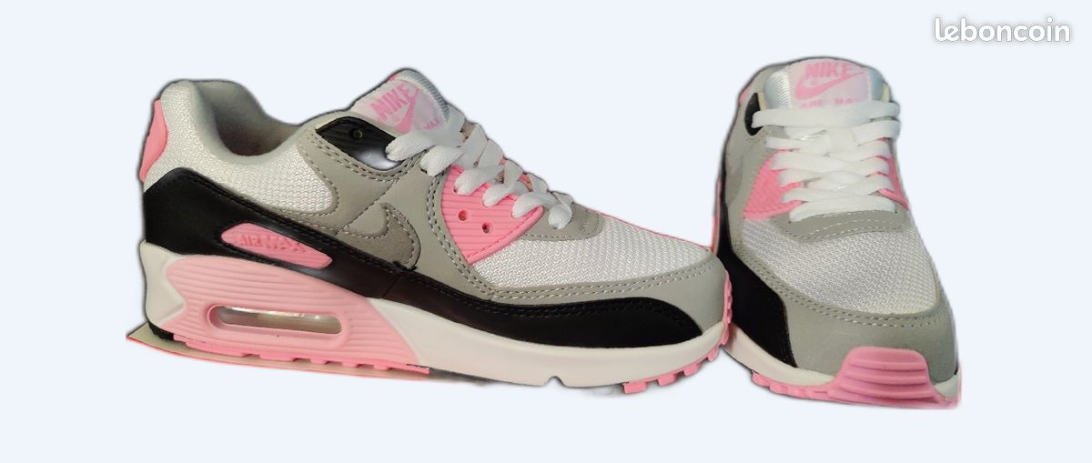 Chaussures Nike Air Max 90 taille 35 (image 1)