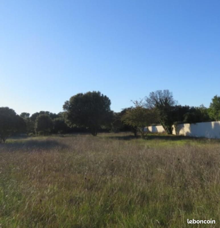 Terrain 648 m² Orange · 136 000 €