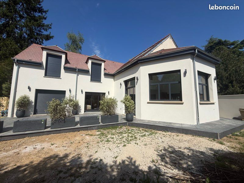 Maison 6 pièces 250 m² · à Parmain · 250 m² · 1 150 000 €