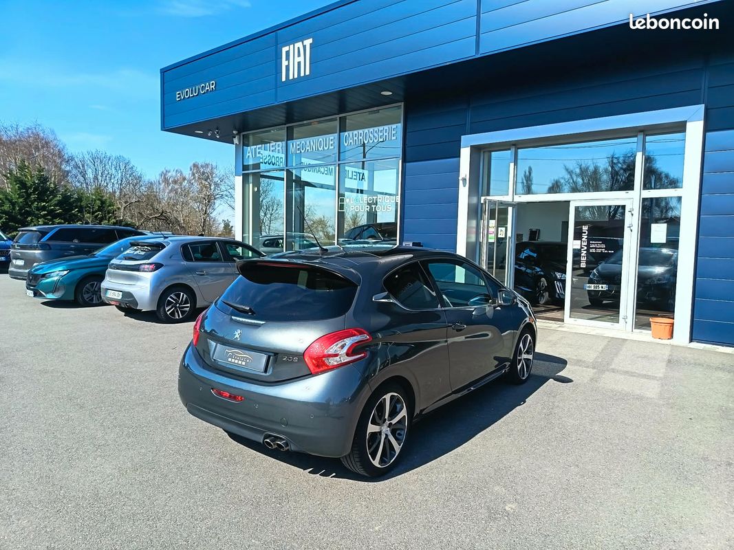 Peugeot 208 1.6 155 cv GT (image 3)