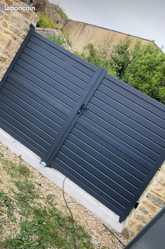 Portail aluminium moderne 2 battants 3m de long par 1m70 de haut (image 2)