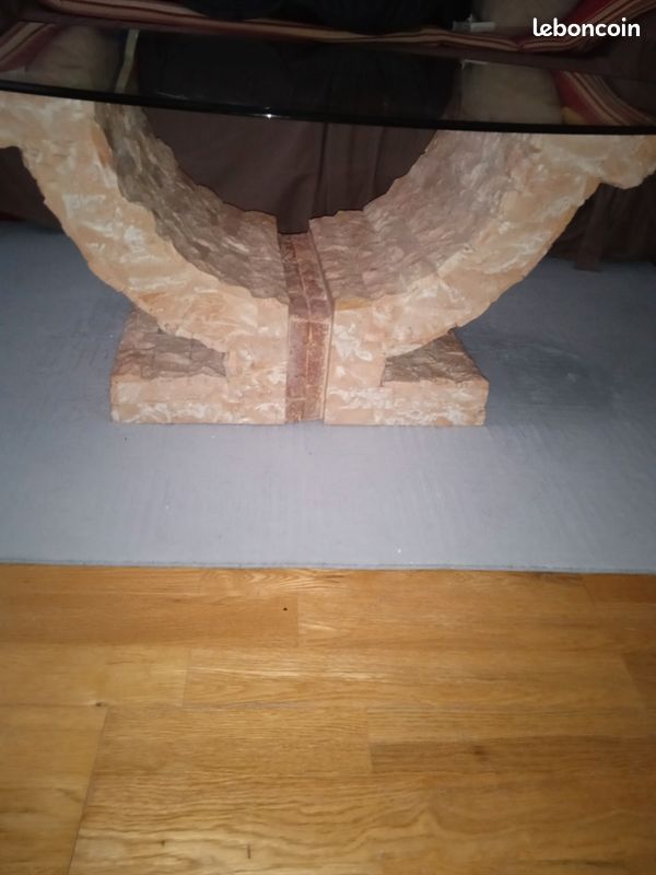 Table basse pied en pierre et plateau en verre (image 2)