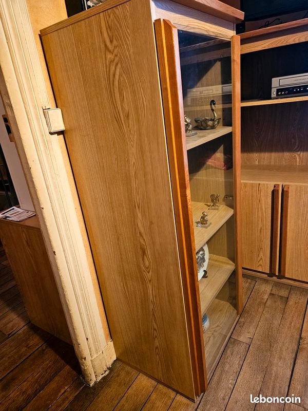 Vitrine (image 2)