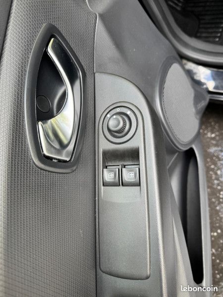 Renault CLIO IV 1.2 16V 75CH ESSENCE CRIT AIR 1 (image 6)