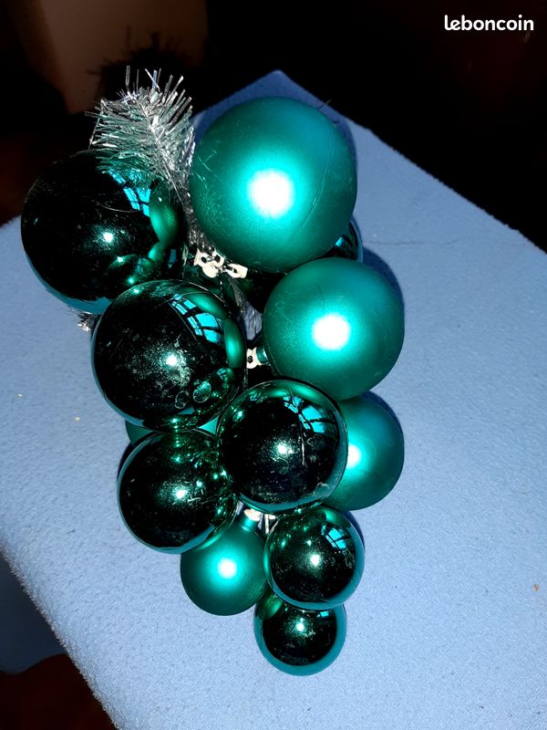 Décoration noël - grappe boules vertes (image 4)