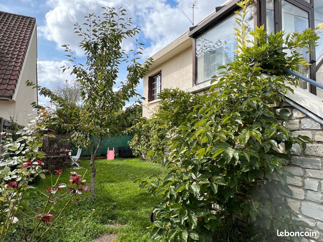 Maison 8 pièces 166 m² · à Moret-Loing-Et-Orvanne · 166 m² · 369 000 €