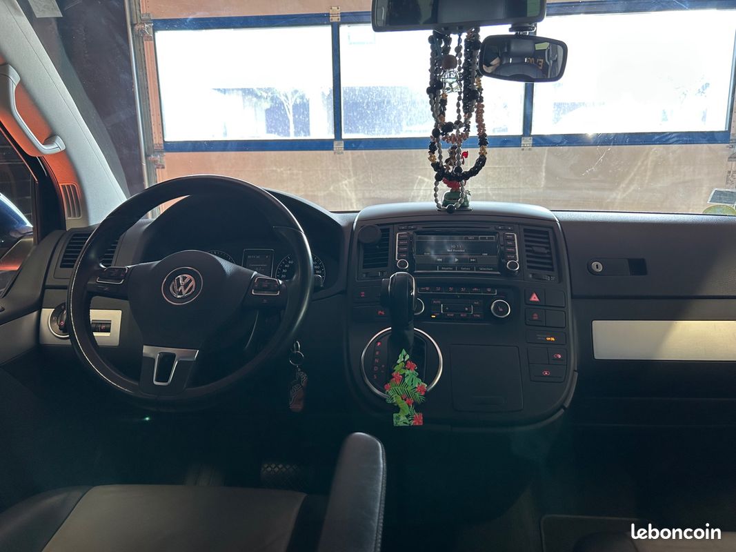 Volkswagen multivan minibus 2.0 bitdi 180 carat 4motion dsg bva (image 11)