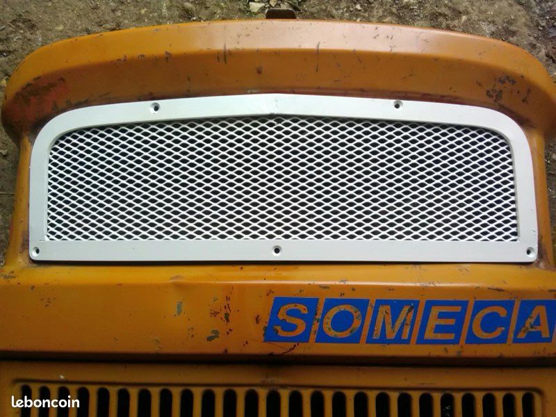 Grilles de calandre tracteur someca (image 1)