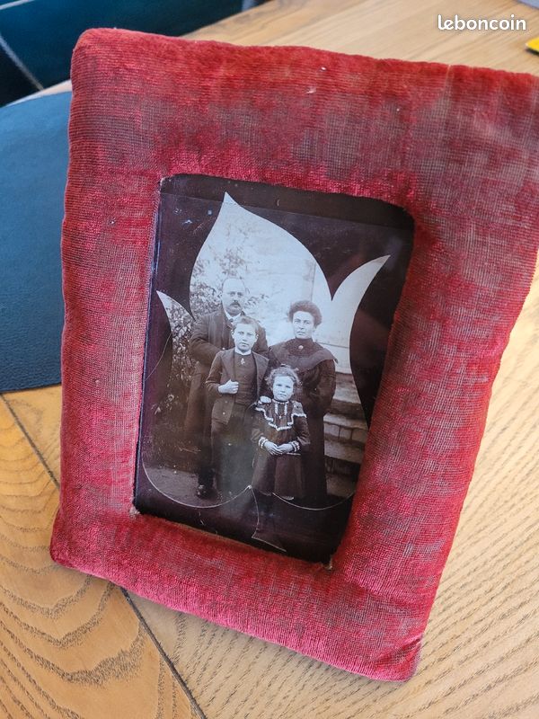 Cadre photo ancien en velours avec photo de famille (image 6)