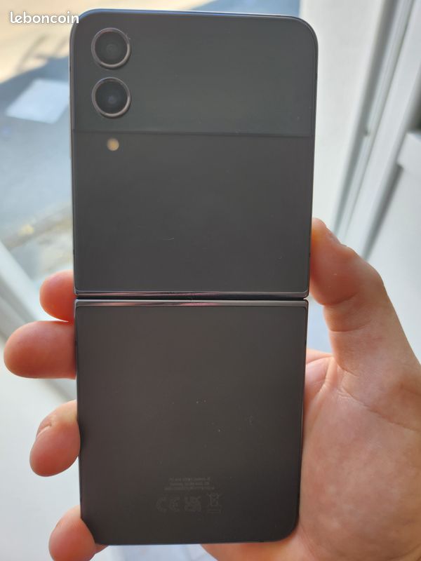 Sumsung z flip 4 (image 3)