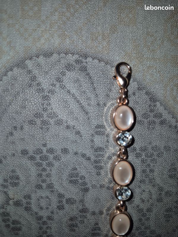 Vend bracelet perle rose pale et dimant (image 3)