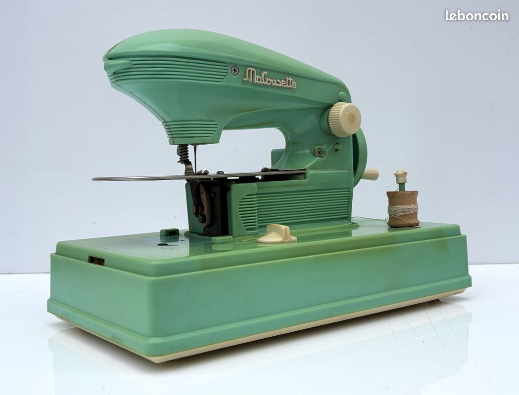 Jouet vintage - machine à coudre Ma Cousette - Collection