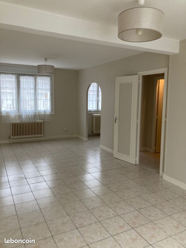 Appartement 3 pièces 74 m² · à Gien · 74 m² · 600 €