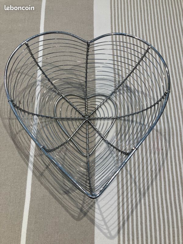 Corbeille INOX en forme de coeur (image 2)