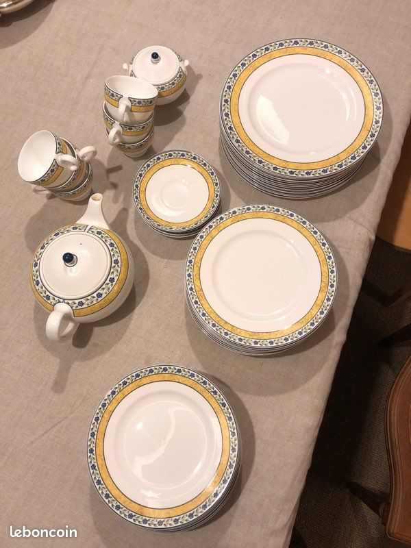 Service de table WEDGWOOD collection Mistral (image 1)