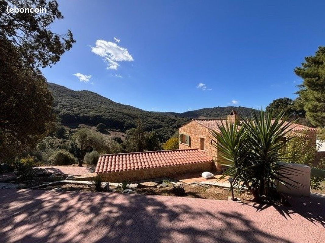 Maison 5 pièces 140 m² · à Foce · 140 m² · 639 000 €