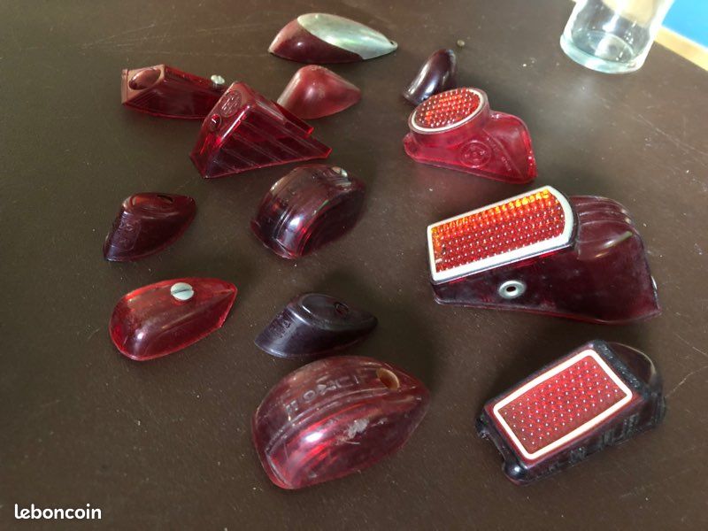 Jeu de 2 cabochons de feux de gabarit ARA à vendre