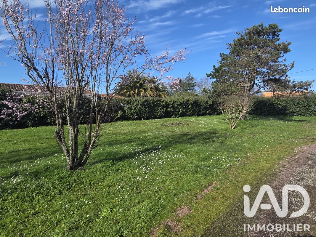 Maison 500 m² · au Château-d'Oléron · 500 m² · 77 000 €