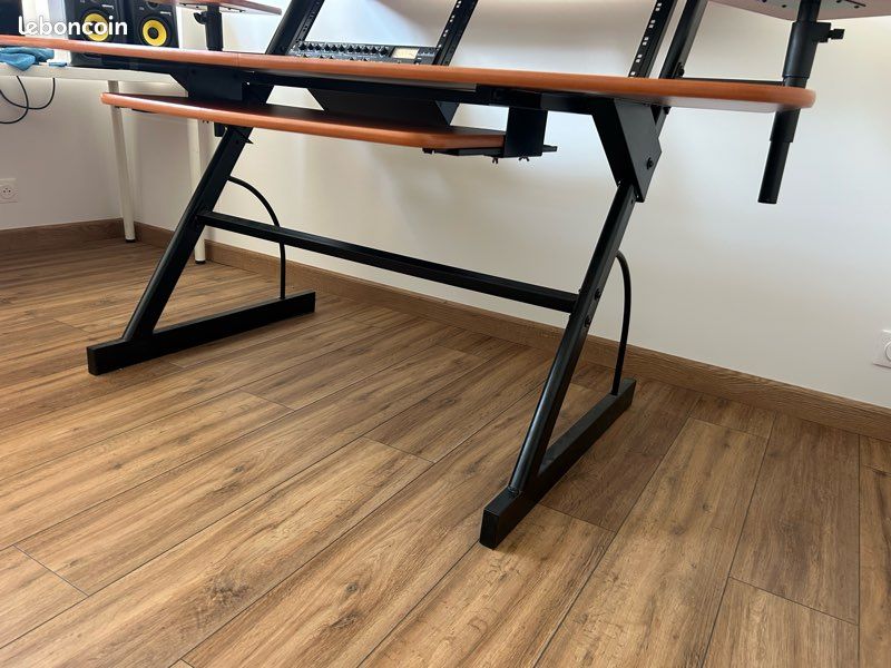 Bureau MAO / Home-studio, Eagletone Studioden 300 (image 6)