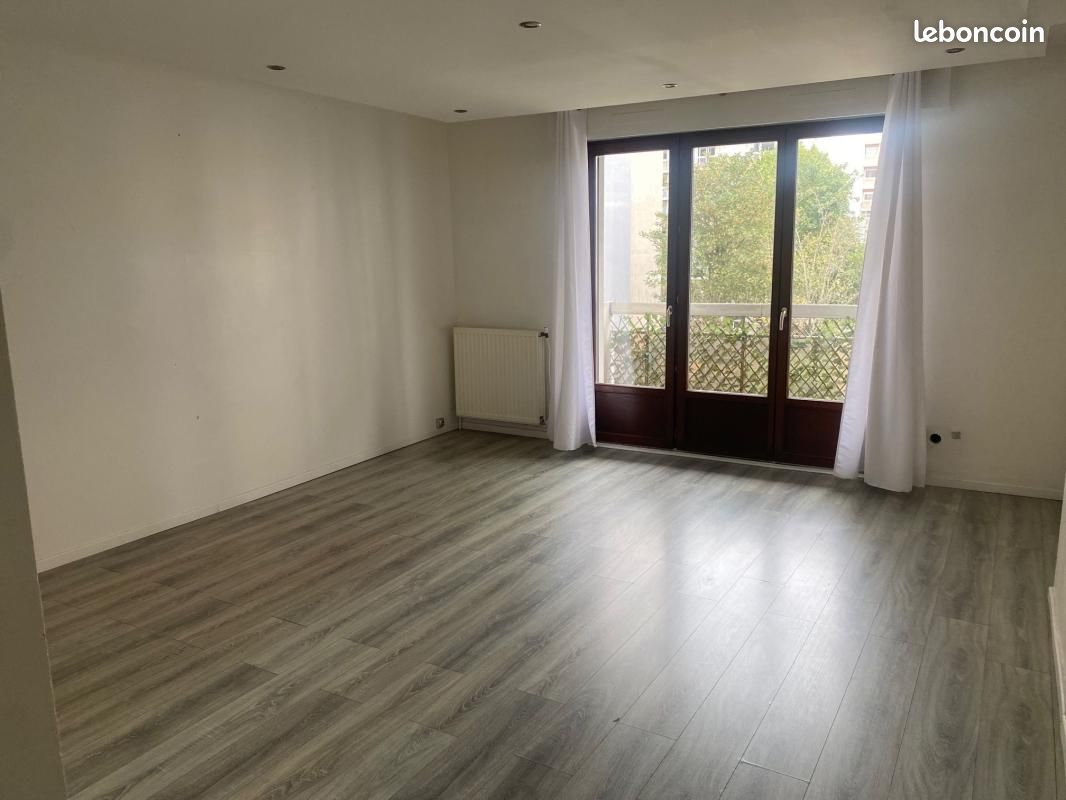 Appartement 3 pièces 70 m² · à Paris · 70 m² · 1 900 €/mois