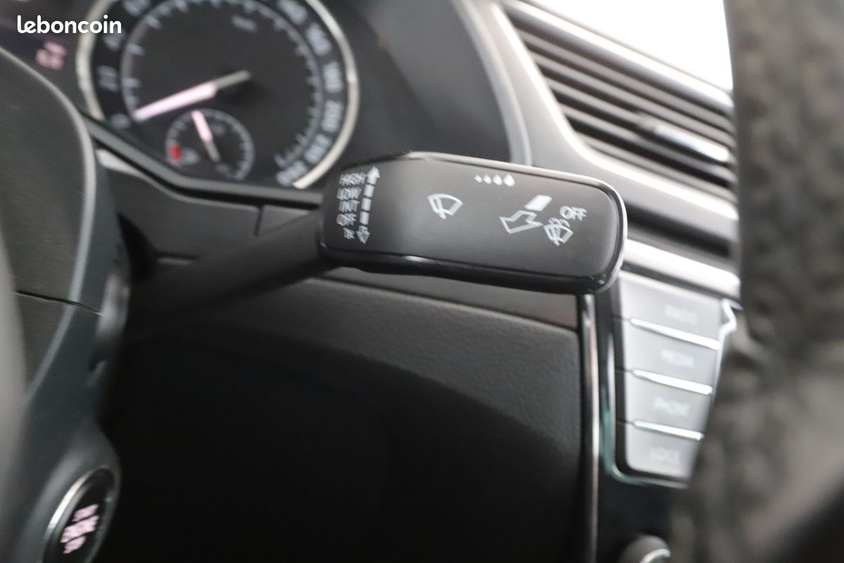 Skoda Superb 2.0 TDI Style DSG 150 ch (image 22)