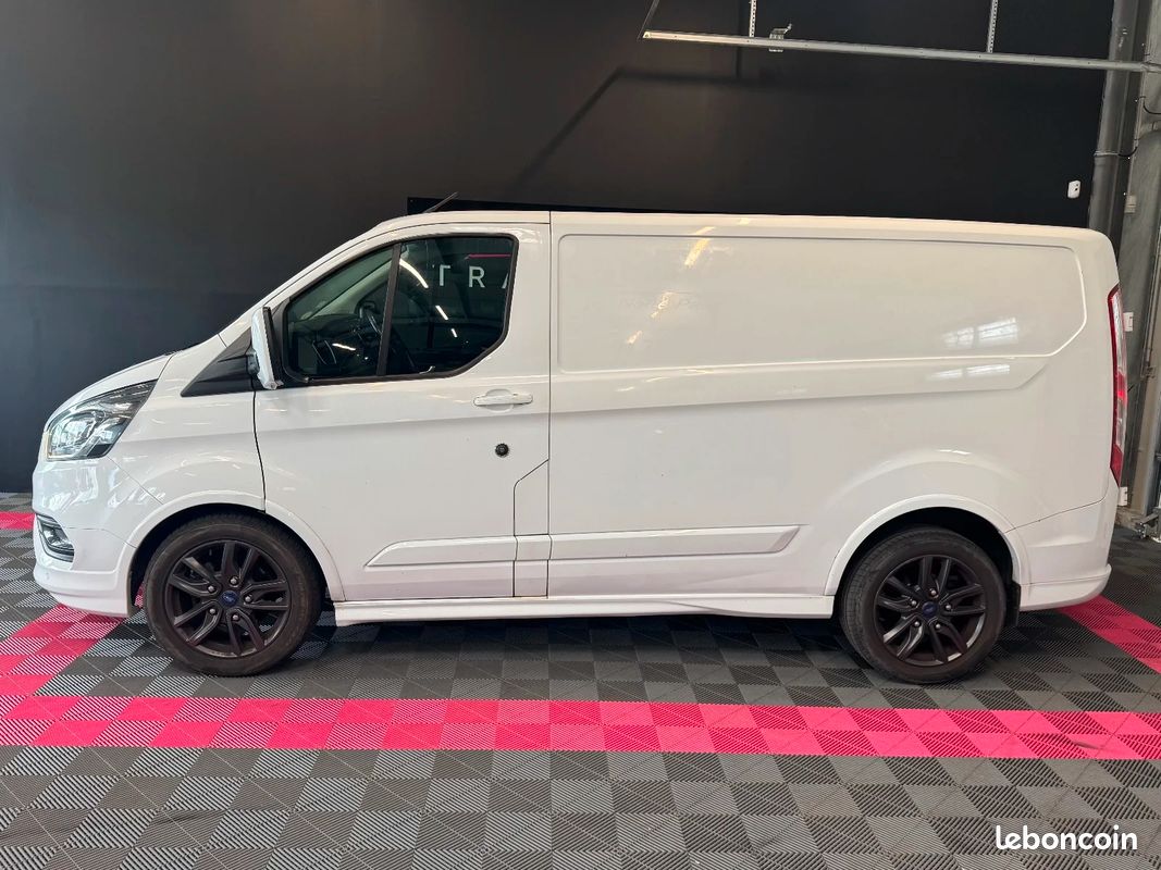 FORD TRANSIT CUSTOM FOURGON L1H1 2.0 ECOBLUE 185ch BVA SPORT | KIT DISTRIB OK / Vidange BVA OK & Révision OK (image 4)