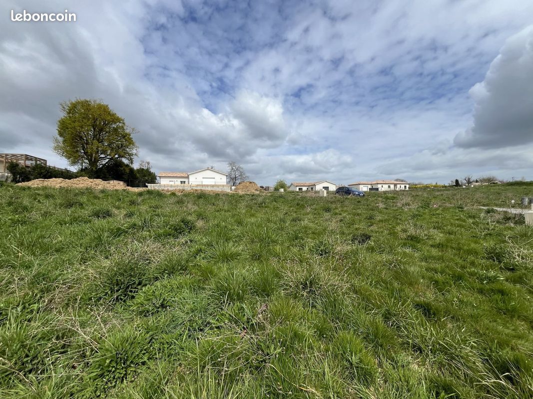 Terrain 764 m² · à Sadirac · 764 m² · 129 000 €