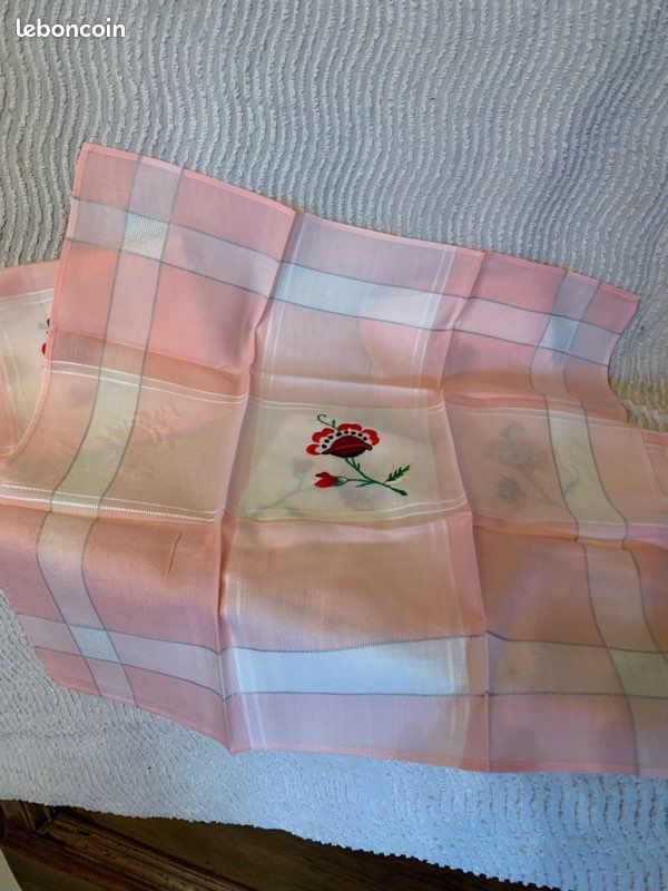 5 serviettes de table brodées (image 3)