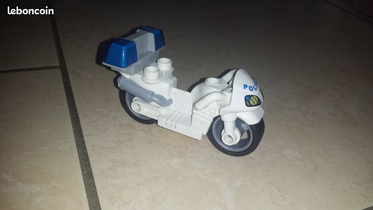 LEGO DUPLO 5679 La Moto de Police (image 2)