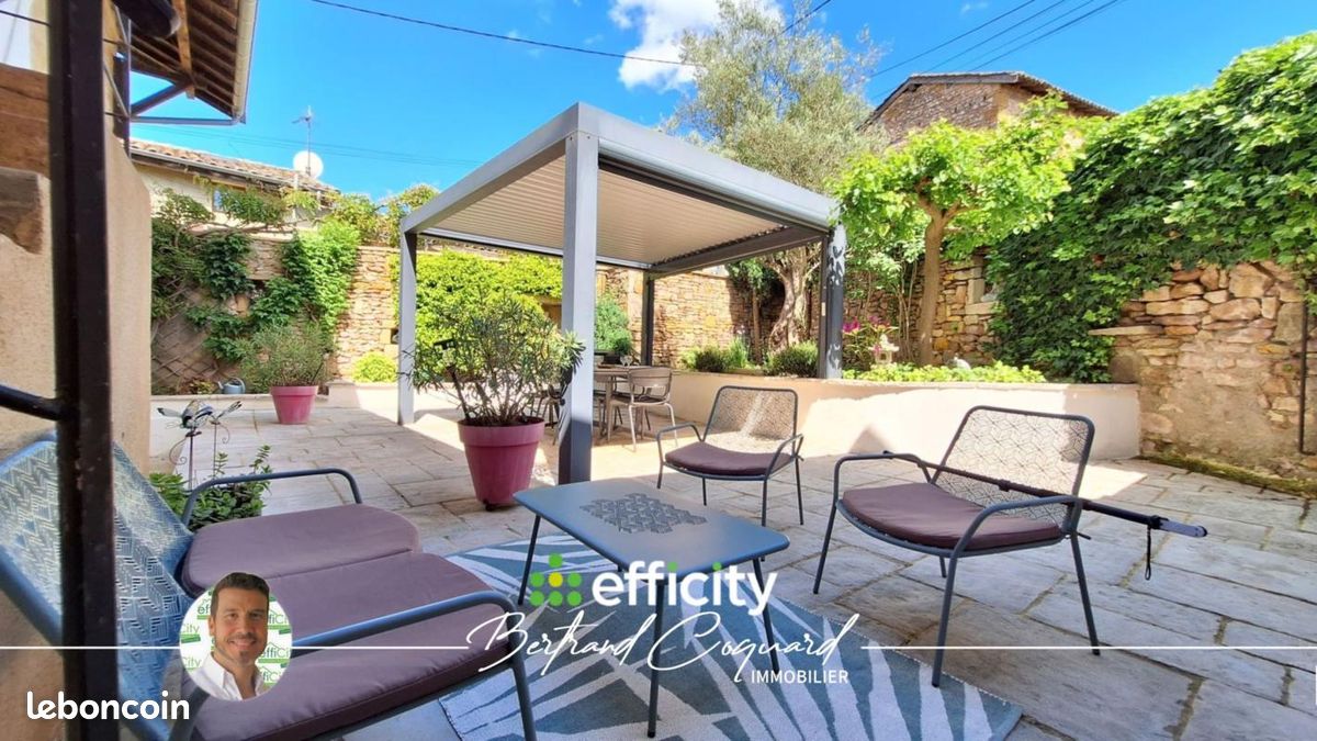 Maison 8 pièces 276 m² · à Porte des Pierres Dorées · 276 m² · 700 000 €