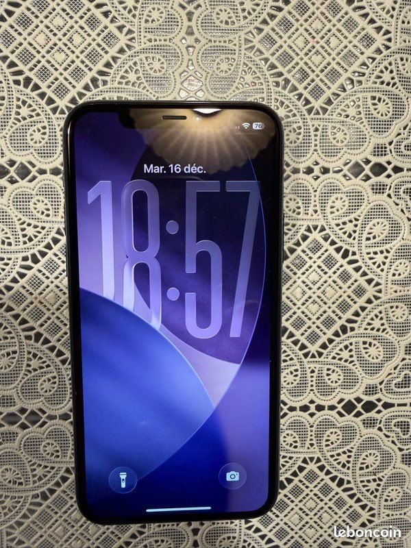 Apple iPhone 11 Pro 512Mo Vert Nuit en TBE (image 1)