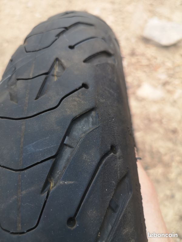 Michelin road 6 (image 1)