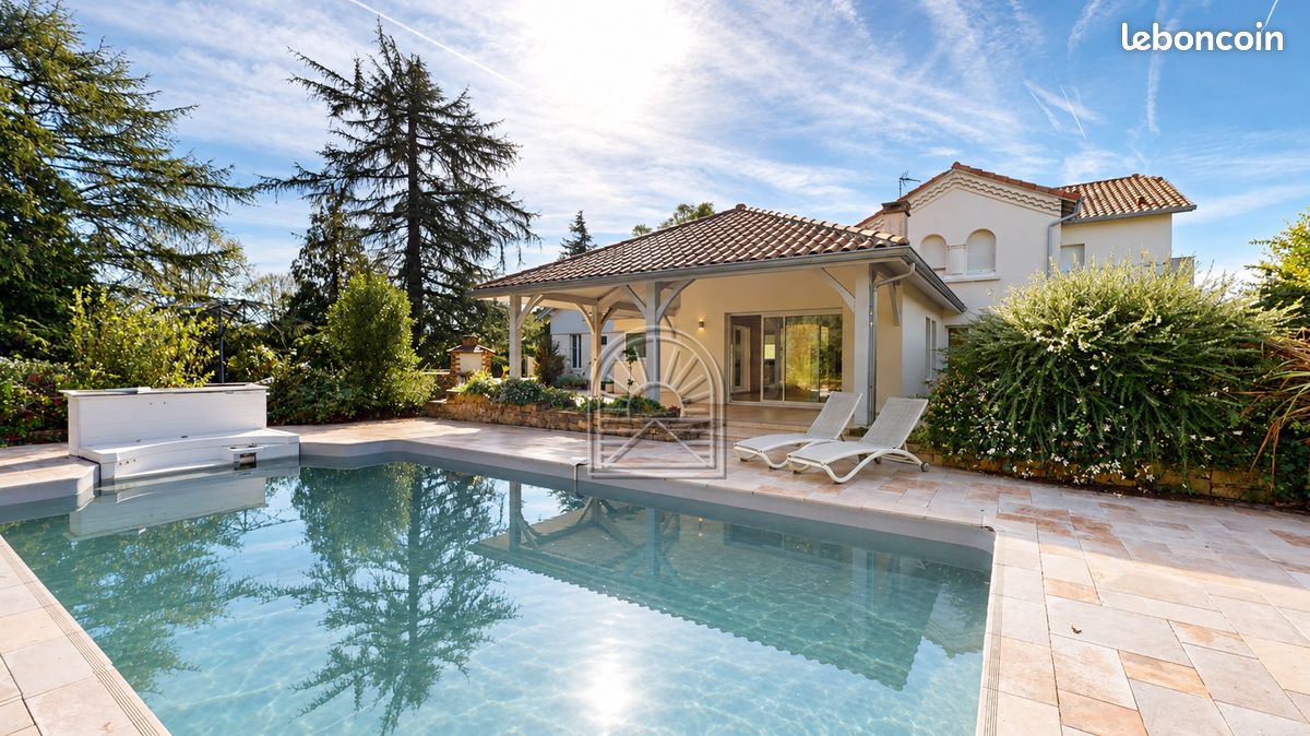Maison 7 pièces 212 m² · à Peyrehorade · 212 m² · 425 000 €