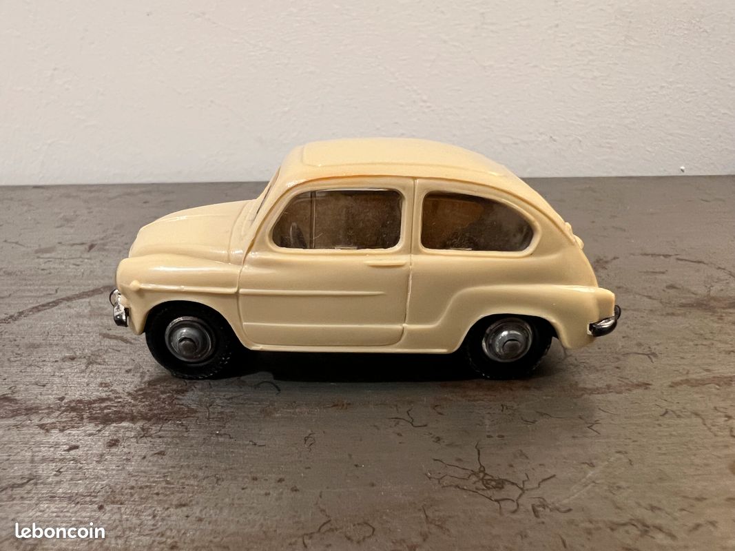 Nacoral – Miniature Fiat 600 – Collection Chiqui Cars – Italie