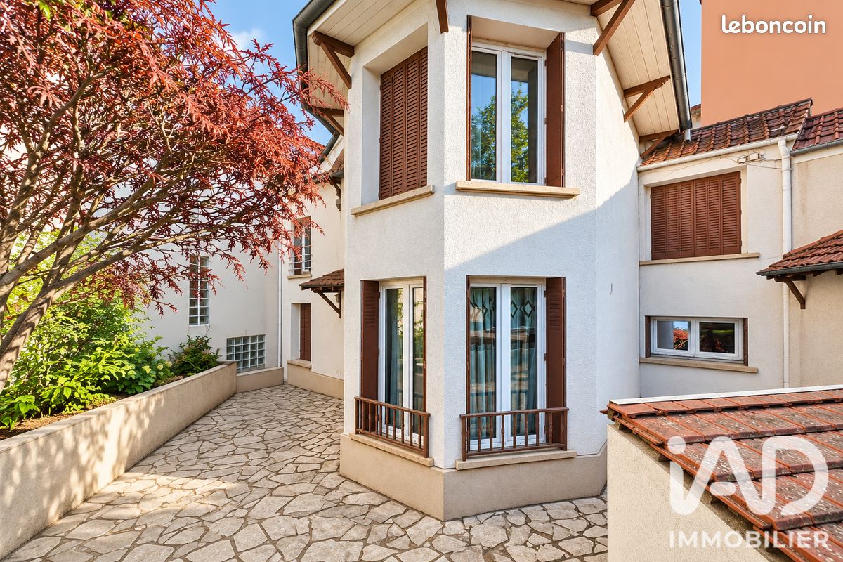 Immeuble 120 m² · à Villiers-sur-Marne · 120 m² · 518 000 €