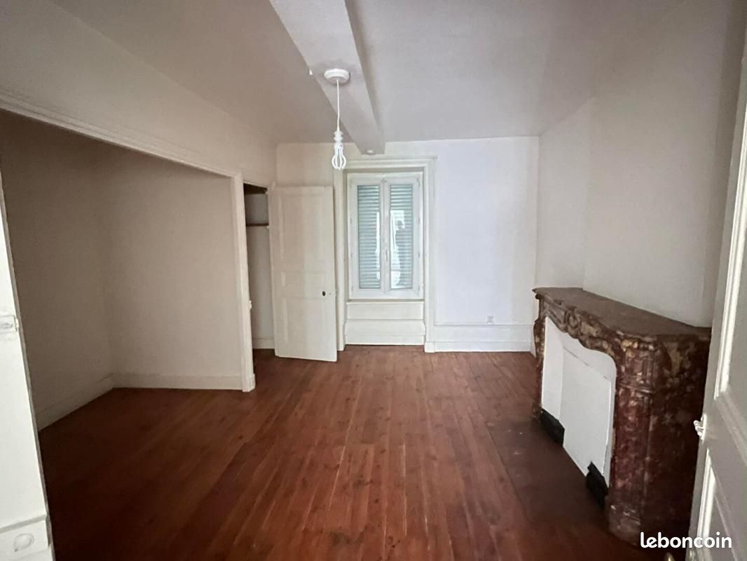 Appartement 1 pièce 38 m² · à Boën-sur-Lignon · 38 m² · 30 000 €